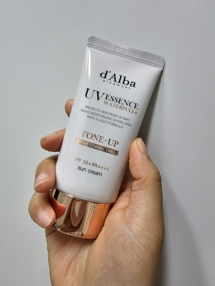 防晒乳 [SPF50+/PA++++] [提亮肤色/粉色]的真实用户使用照片