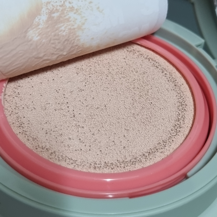密集遮瑕气垫 [SPF40/PA++] [21NW 浅米色]的真实用户使用照片