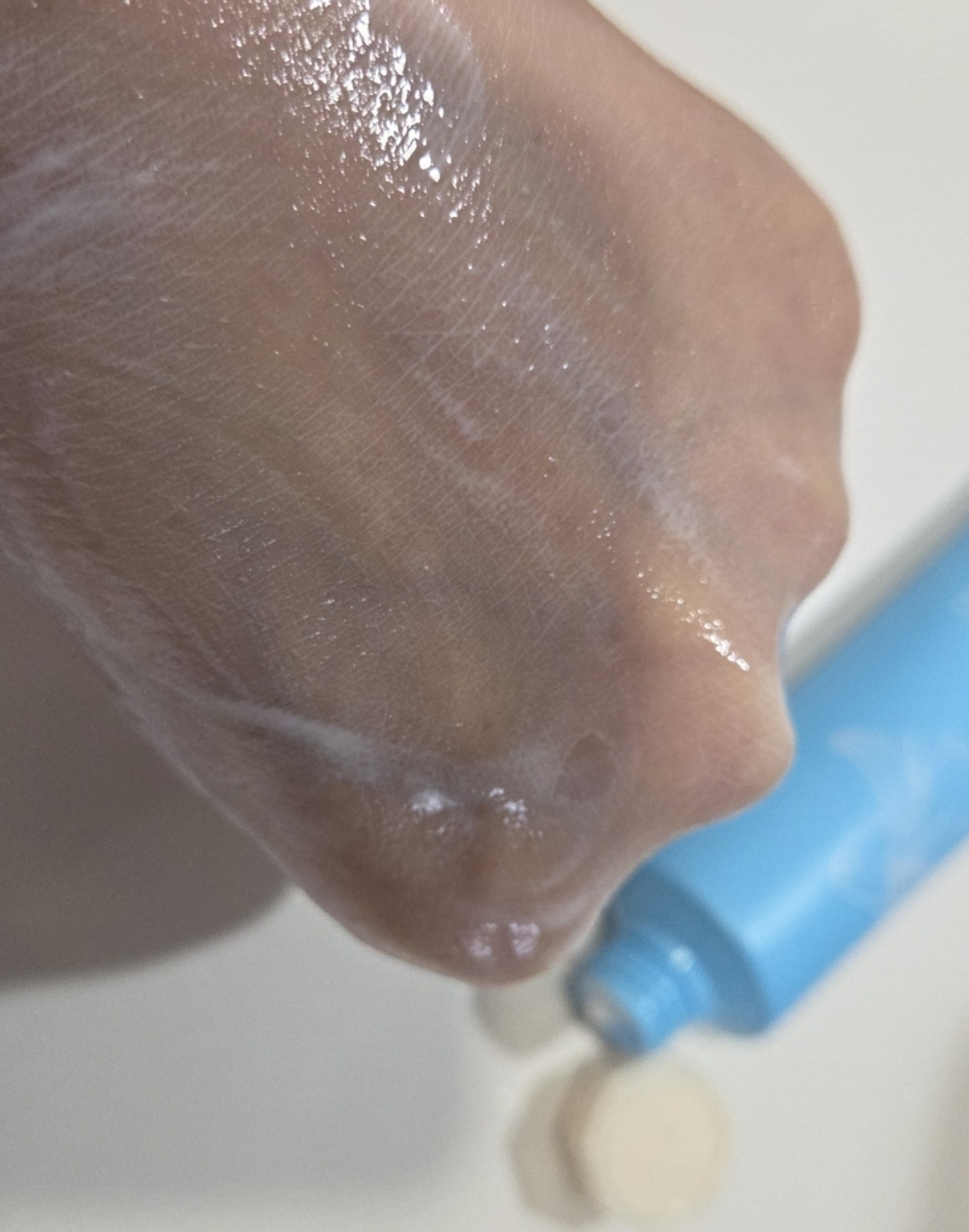 뉴베리프 (NEUVELIF) 백합 리커버리 선크림  [SPF50+/PA++++] review image