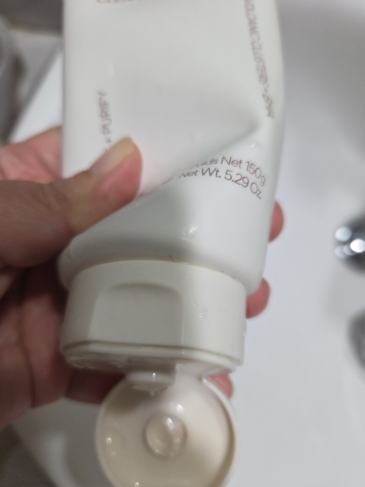 이니스프리 (INNISFREE) 화산송이 바하 모공 폼 클렌징 review image