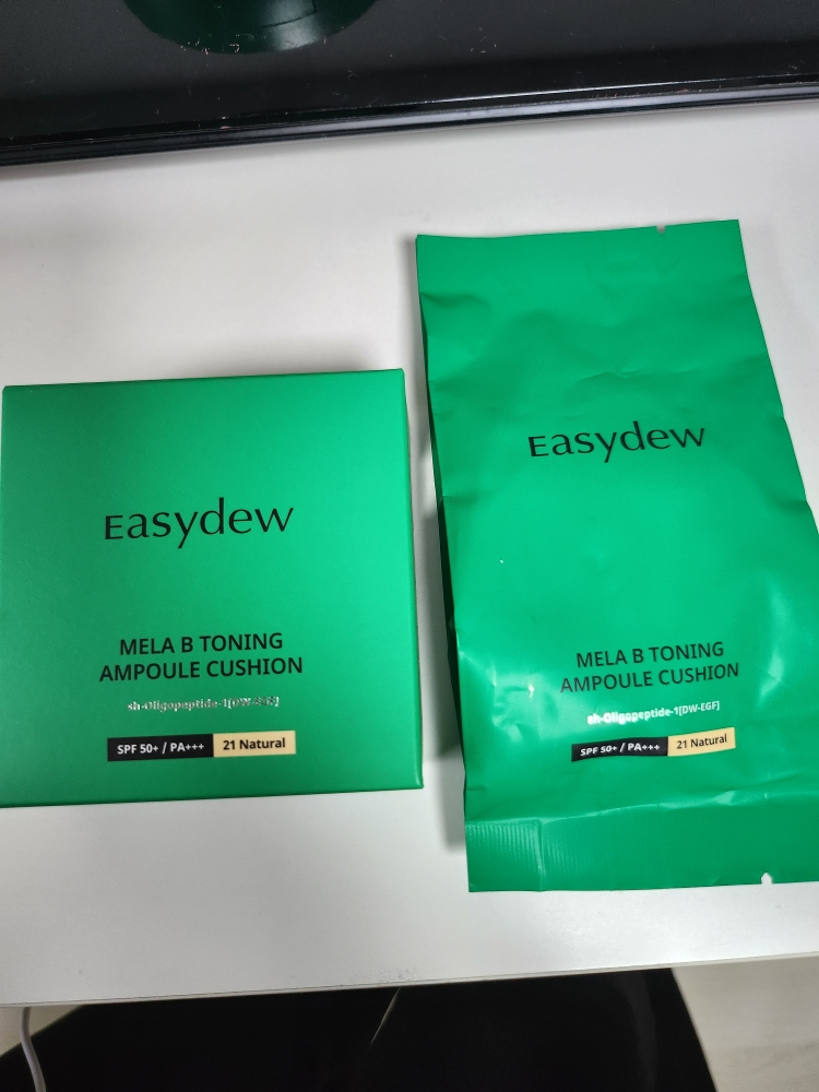 이지듀 (Easydew) 멜라 비 토닝 기미 앰플 쿠션 [SPF50+/PA+++] [21호 내추럴] review image