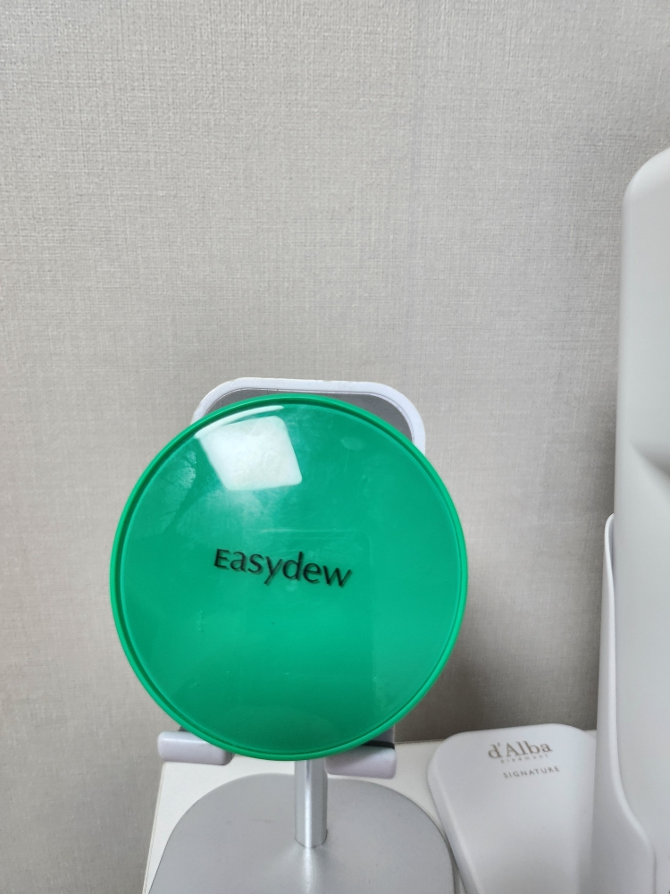 이지듀 (Easydew) 멜라 비 토닝 기미 앰플 쿠션 [SPF50+/PA+++] [21호 내추럴] review image