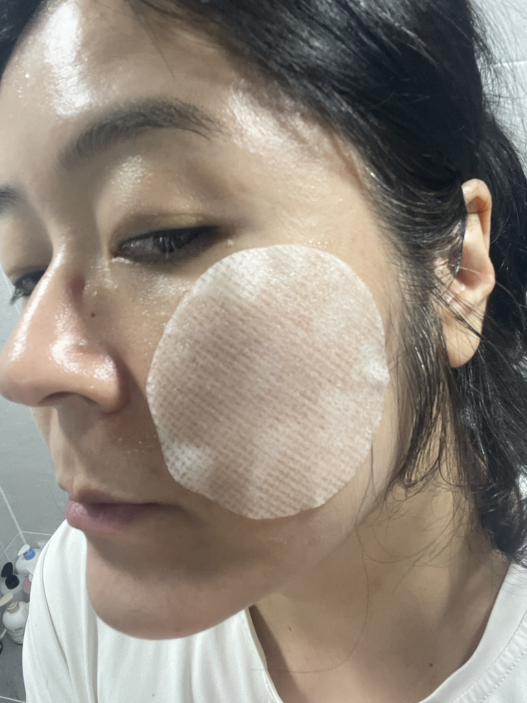 元宇宙生物群落爽肤水垫的真实用户使用照片