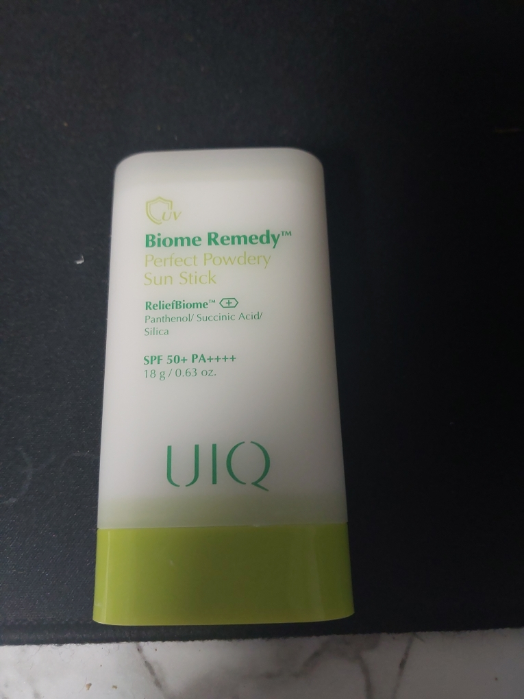 유이크 (UIQ) 바이옴 레미디 퍼펙트 보송 선스틱 [SPF50+/PA++++] review image