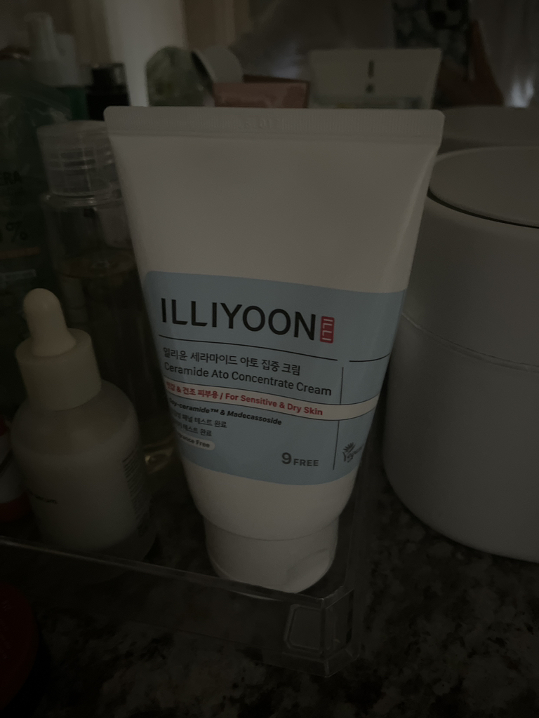 일리윤 (ILLIYOON) 세라마이드 아토 집중크림 review image