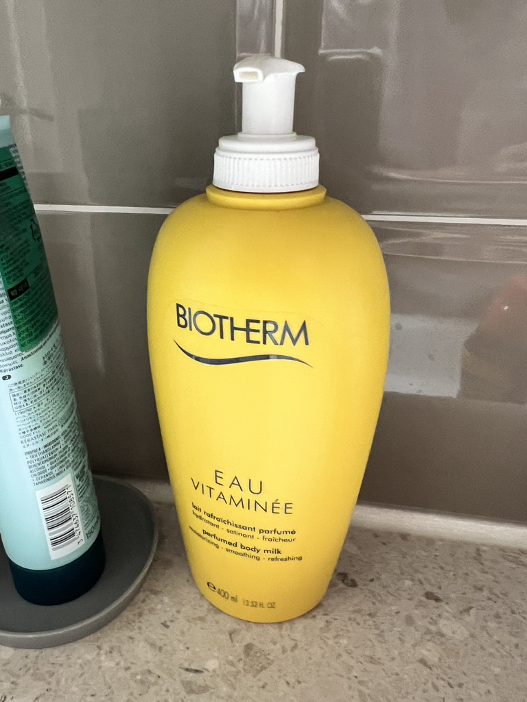BIOTHERM EAU VITAMINEE perfumed body milk reviews| Hwahae