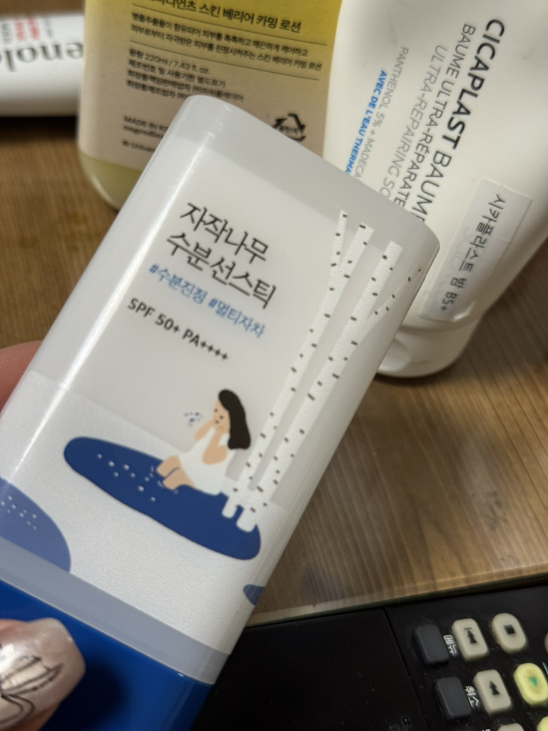 라운드랩 (ROUNDLAB) 자작나무 수분 선스틱 [SPF50+/PA++++] review image