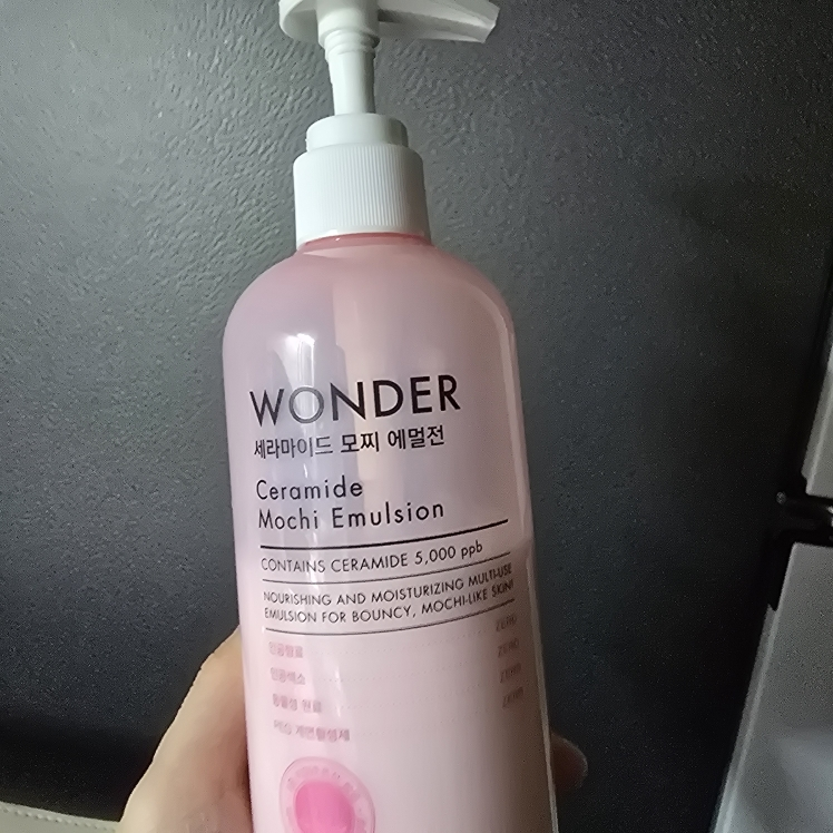 토니모리 (TONYMOLY) 원더 세라마이드 모찌 에멀전 review image