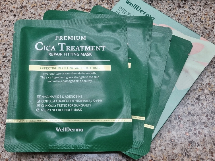 웰더마 (WellDerma) 프리미엄 시카 트리트먼트 리페어 피팅 마스크팩 review image