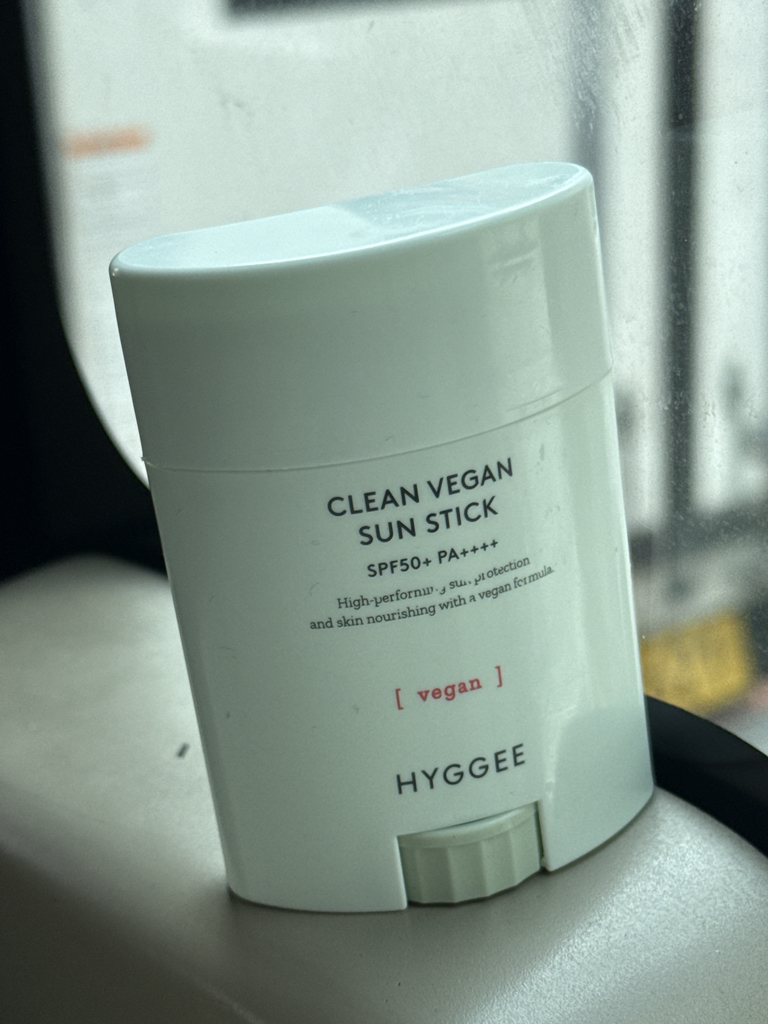 휘게 (HYGGEE) 클린 비건 선스틱 [SPF50+/PA++++] review image