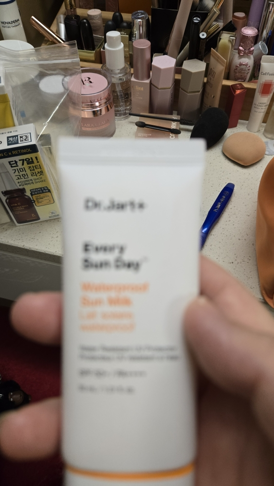 닥터자르트 (Dr.Jart+) 에브리 선 데이™ 워터프루프 선 밀크 [SPF50+/PA++++] review image