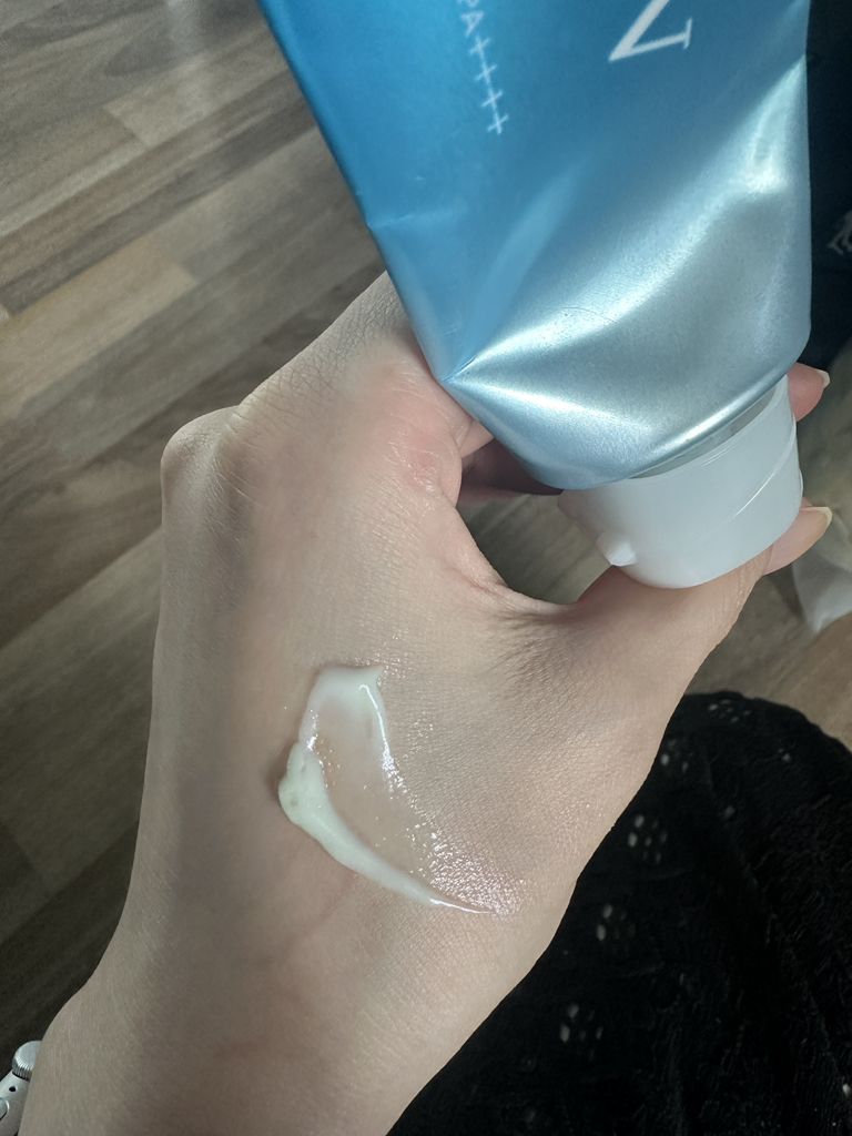 비오레 (Biore) (해외) UV 아쿠아리치 워터리 에센스 [SPF50+/PA++++] review image