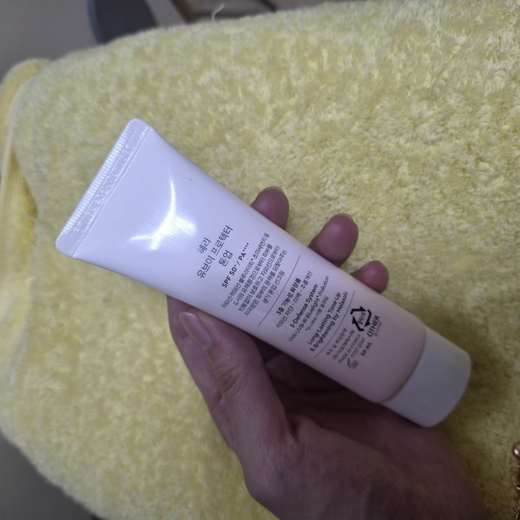 헤라 (HERA) UV프로텍터 톤업 [SPF50+/PA++++] review image