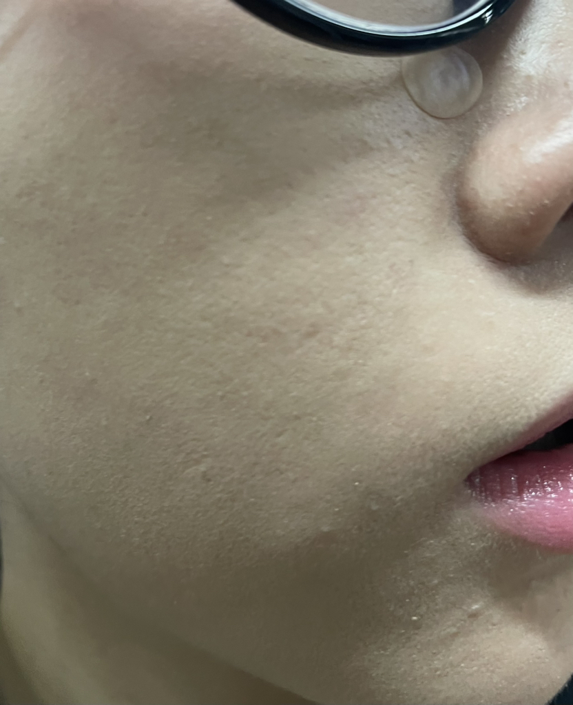 헤라 (HERA) 블랙 쿠션 파운데이션 [SPF34/PA++] [17N1 아이보리] review image