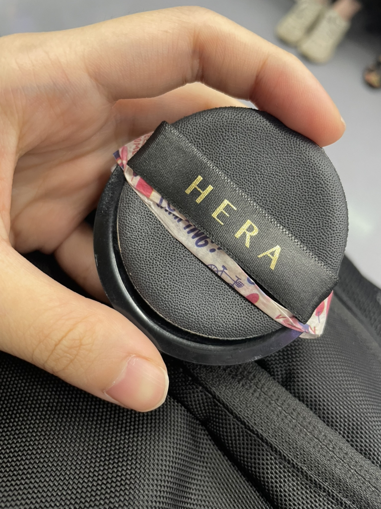 헤라 (HERA) 블랙 쿠션 파운데이션 [SPF34/PA++] [17N1 아이보리] review image