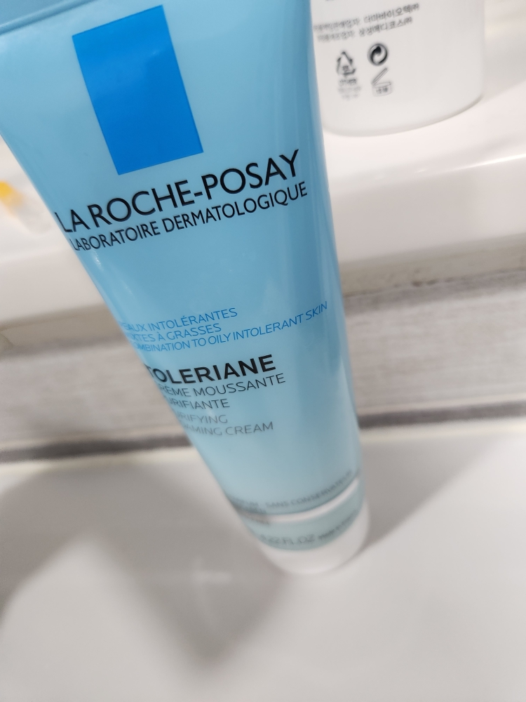 라로슈포제 (LAROCHE-POSAY) 똘러리앙 퓨리파잉 포밍 크림 review image