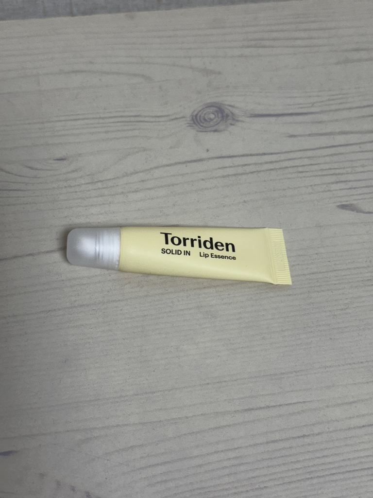 토리든 (Torriden) 솔리드인 세라마이드 립 에센스 review image