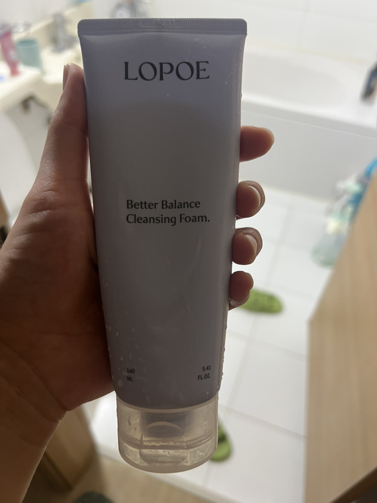 로포에 (LOPOE) 베러 밸런스 클렌징 폼 review image