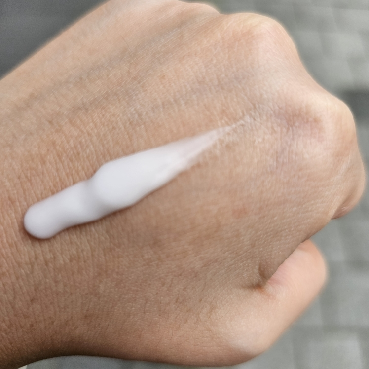 라운드어라운드 (ROUNDAROUND) 센티드 핸드크림 [편백나무숲] review image