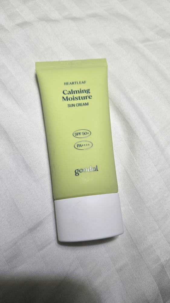 구달 (goodal) 맑은 어성초 진정 수분 선크림 [SPF50+/PA++++] review image