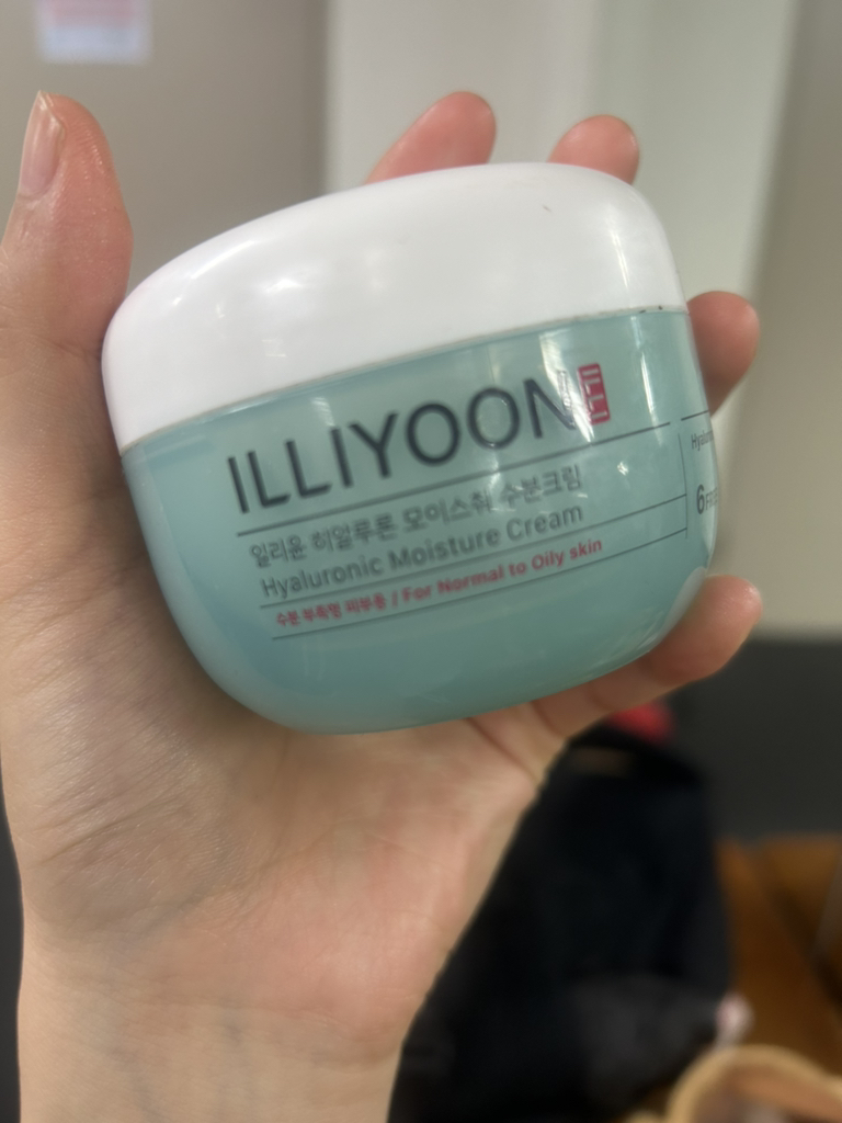 일리윤 (ILLIYOON) 히알루론 모이스춰 수분크림 review image