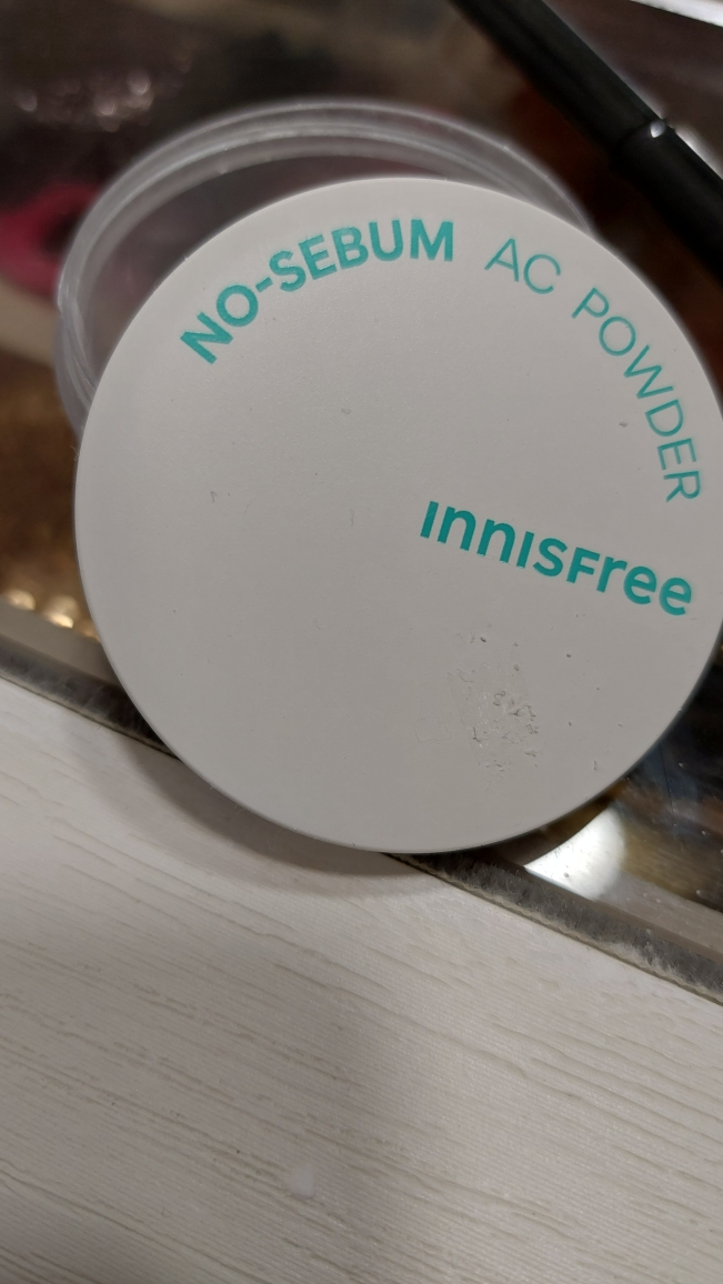 이니스프리 (INNISFREE) 노세범 미네랄 팩트 review image