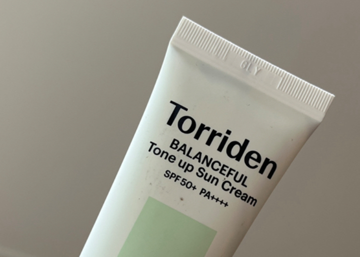 토리든 (Torriden) 밸런스풀 시카 톤업 선크림 [SPF50+/PA++++] review image
