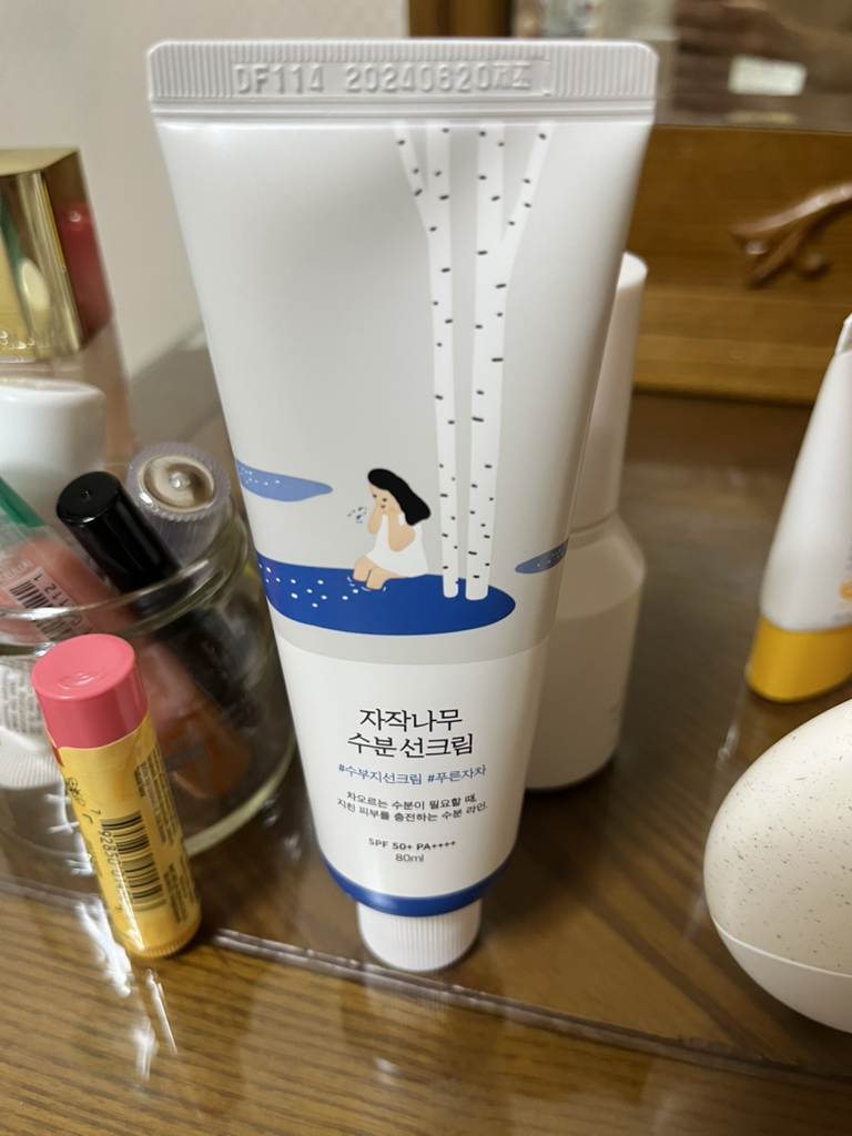 白桦树水分防晒霜 [SPF50+/PA++++]的真实用户使用照片