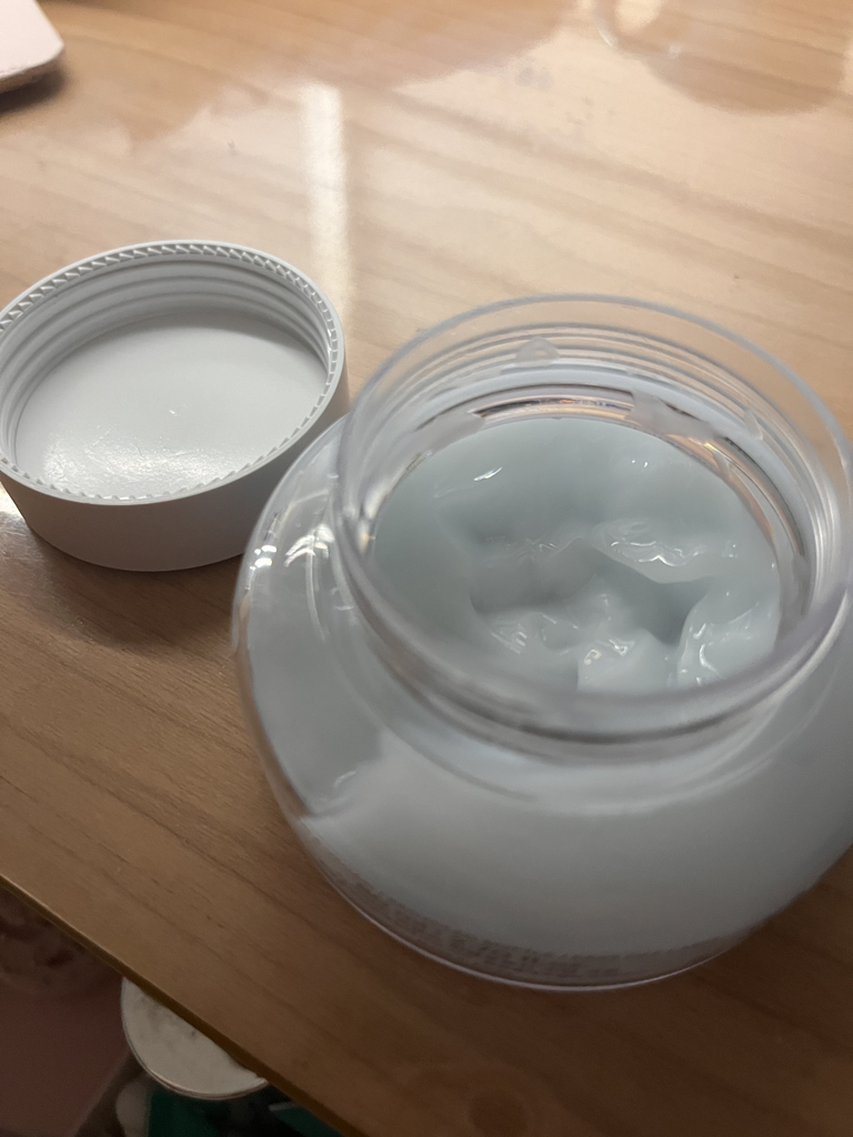 低分子玻尿酸保湿面霜的真实用户使用照片