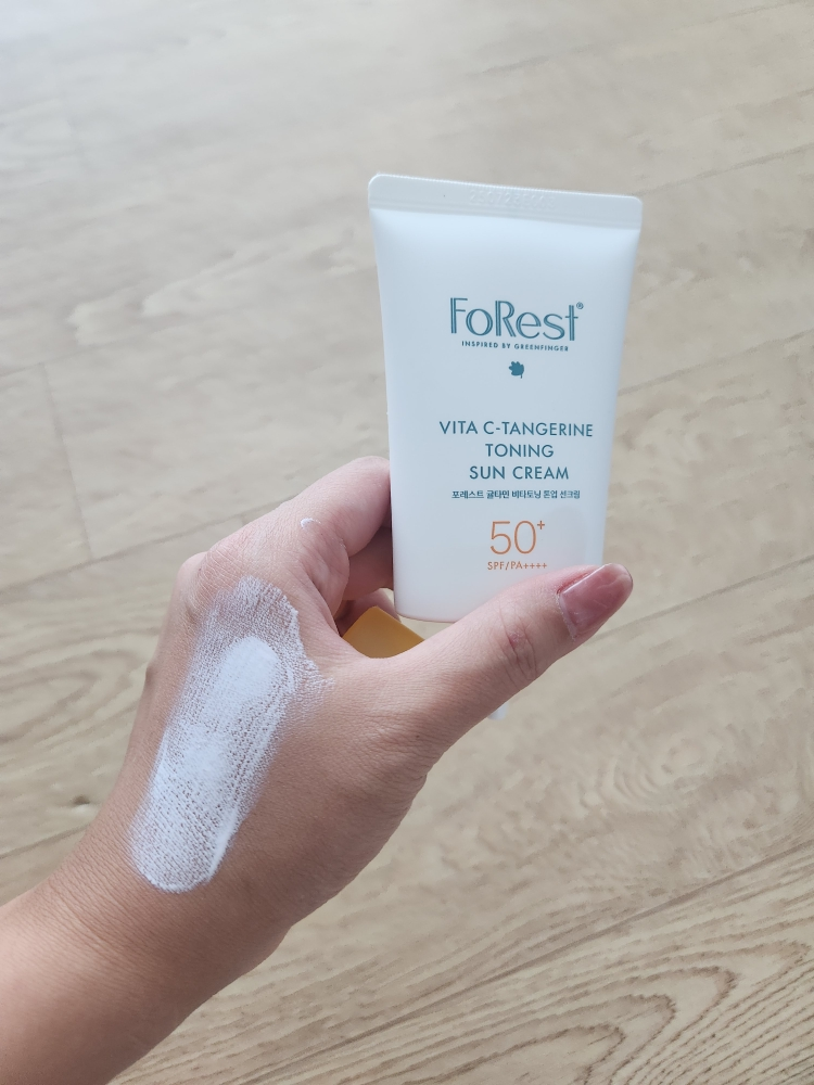 포레스트 (FoRest) 귤타민 비타토닝 톤업 선크림 [SPF50+/PA++++] review image
