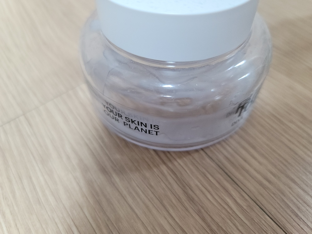 低分子玻尿酸保湿面霜的真实用户使用照片