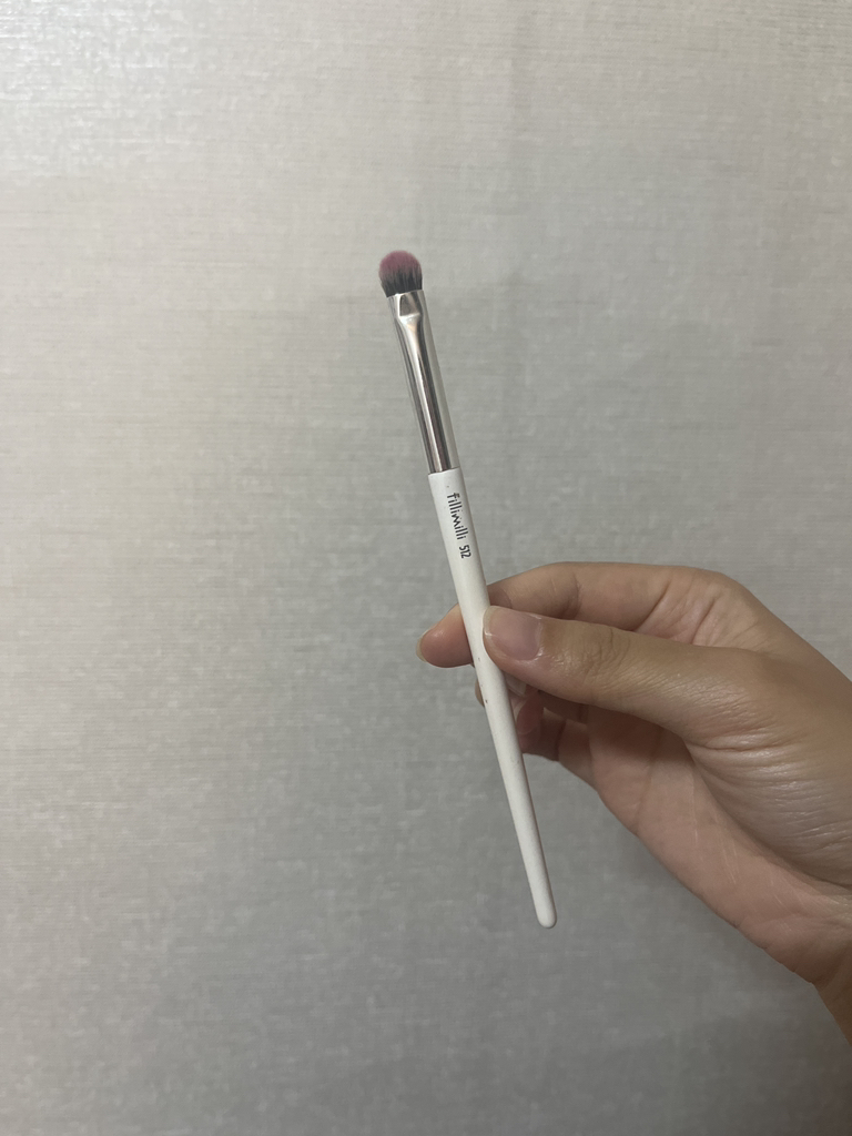 필리밀리 (fillimilli) 포인트 아이섀도우브러시512 review image
