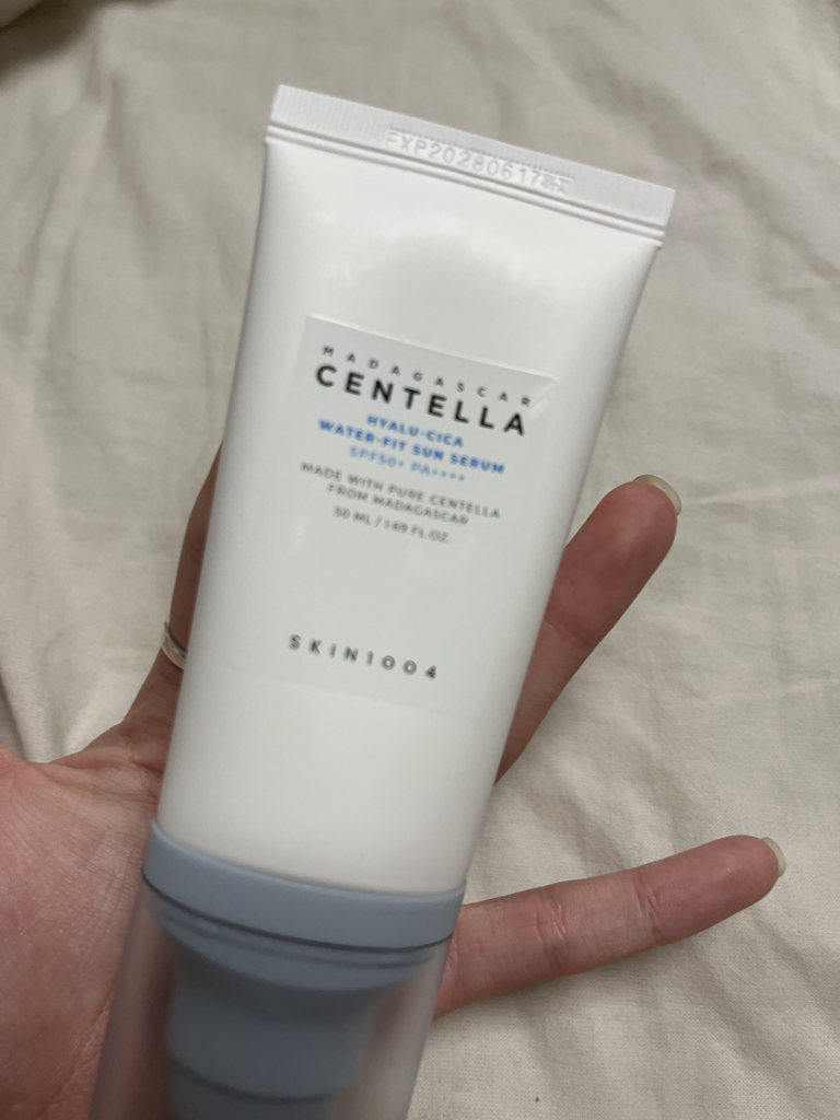 马达加斯加圣特拉玻尿酸水润防晒精华液 [SPF50+/PA++++]的真实用户使用照片