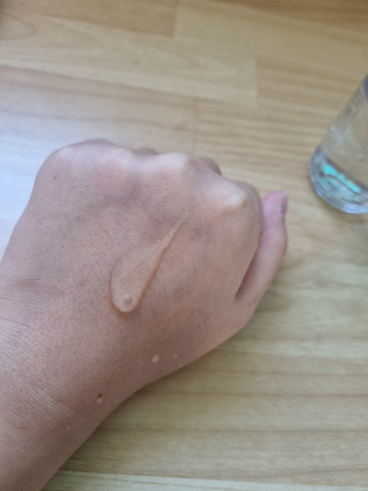 日常护肤精华的真实用户使用照片