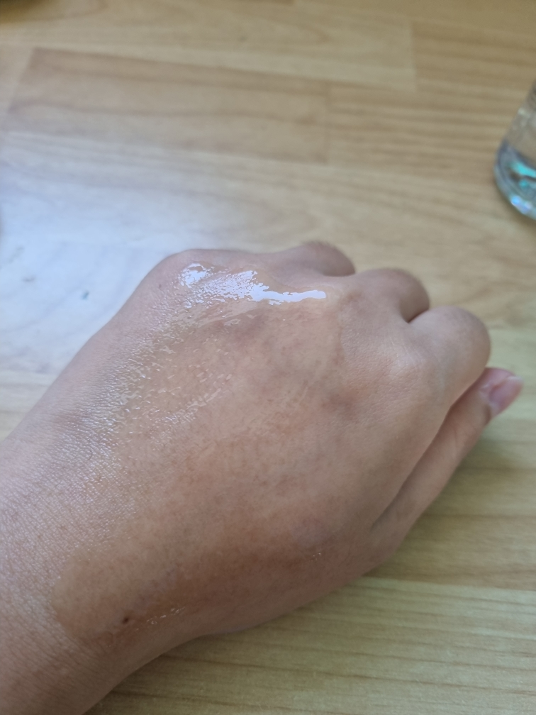 日常护肤精华的真实用户使用照片