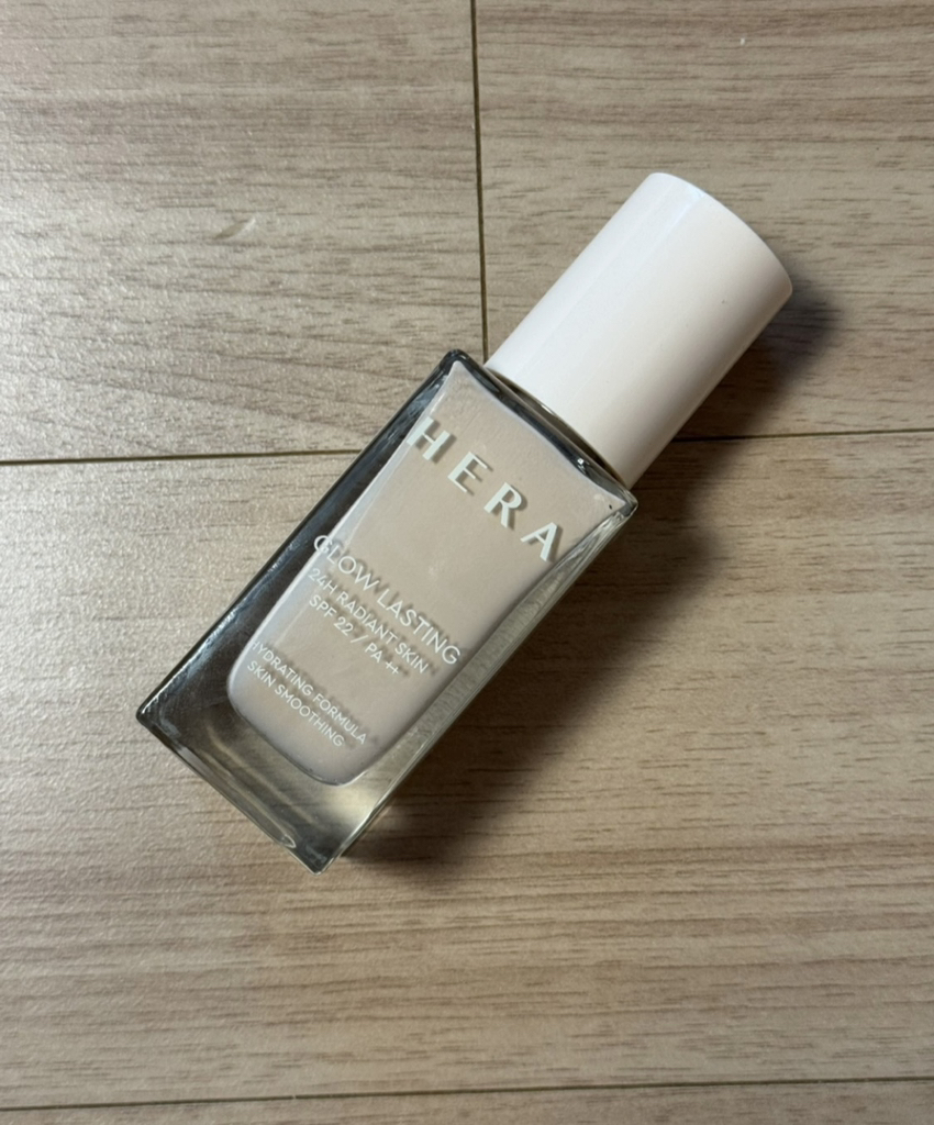 HERA (赫妍) 持久光泽24小时亮采肌底粉底液 [SPF22/PA++] [21N1 香草] common.review image