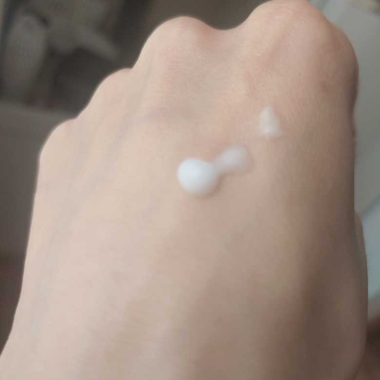 低分子玻尿酸保湿面霜的真实用户使用照片