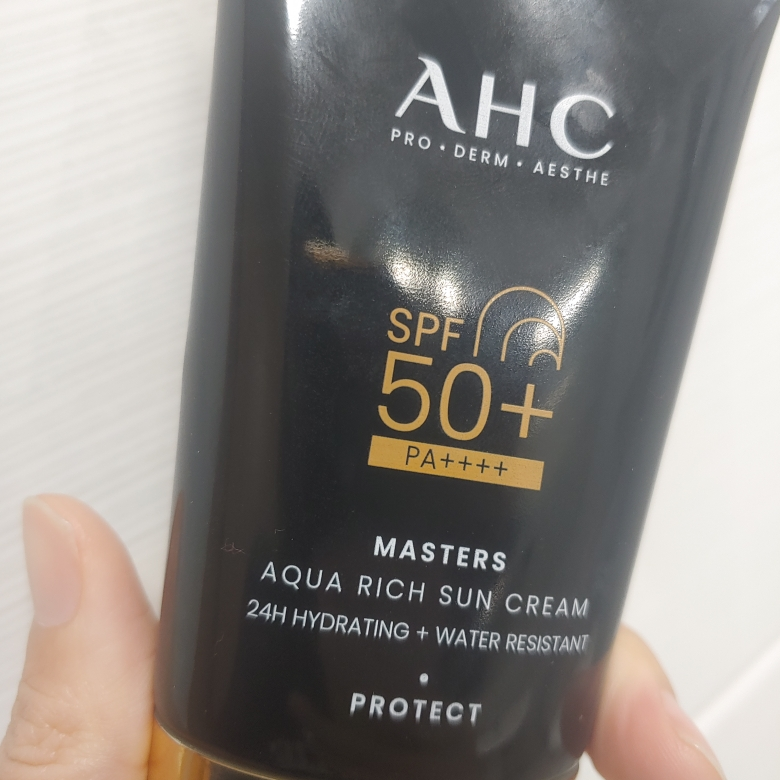 AHC 大师级水润防晒霜 [SPF50+/PA++++] common.review image