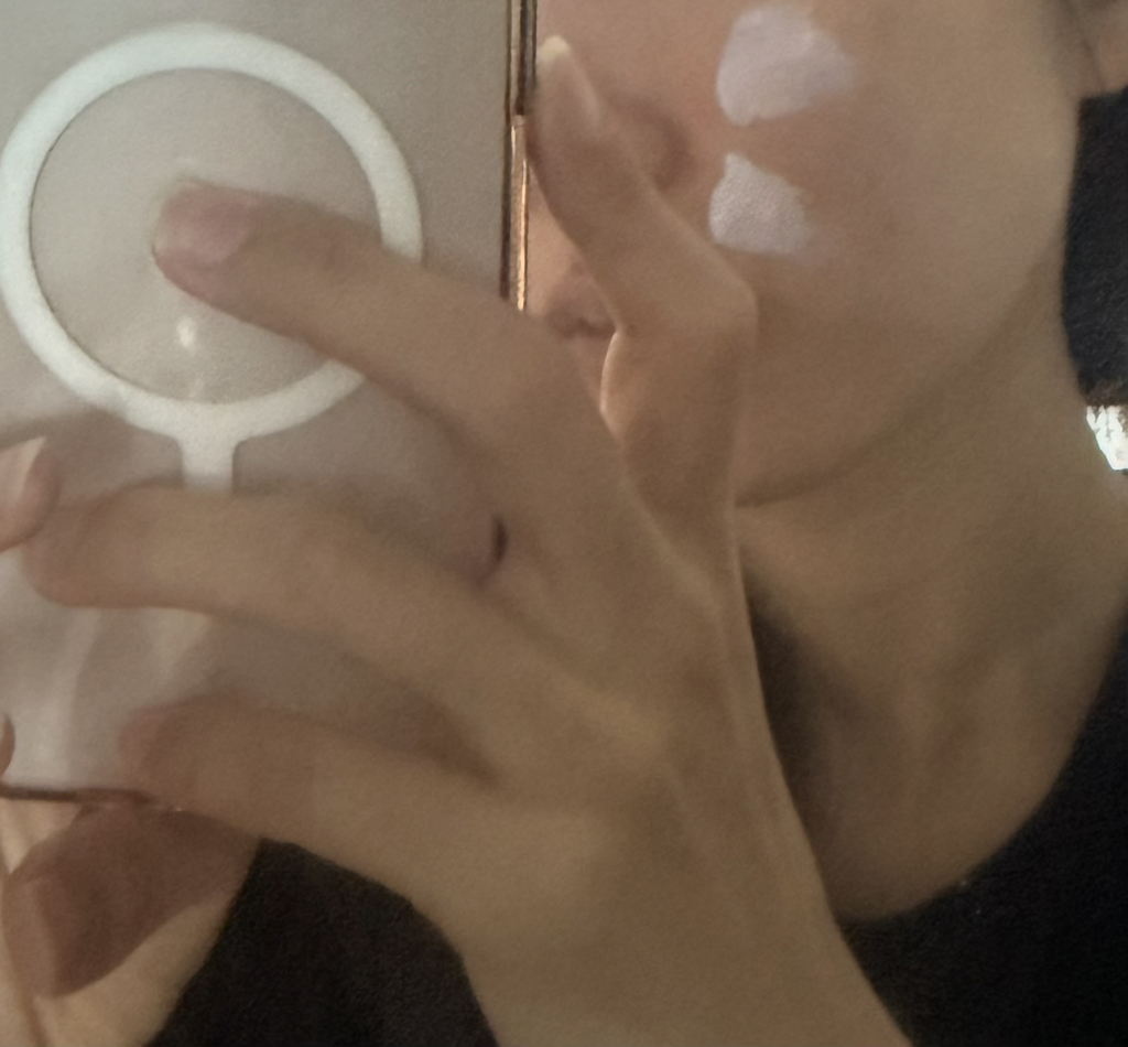 유이크 (UIQ) 바이옴 레미디 톤업 선크림 [SPF50+/PA++++] [보라] review image