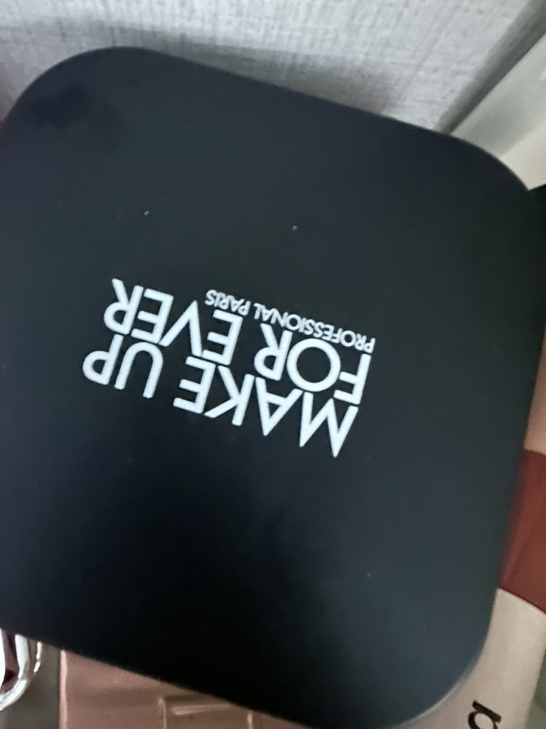 MAKEUPFOREVER (玫珂菲) UHD 压制粉饼 [01 透明质感] common.review image