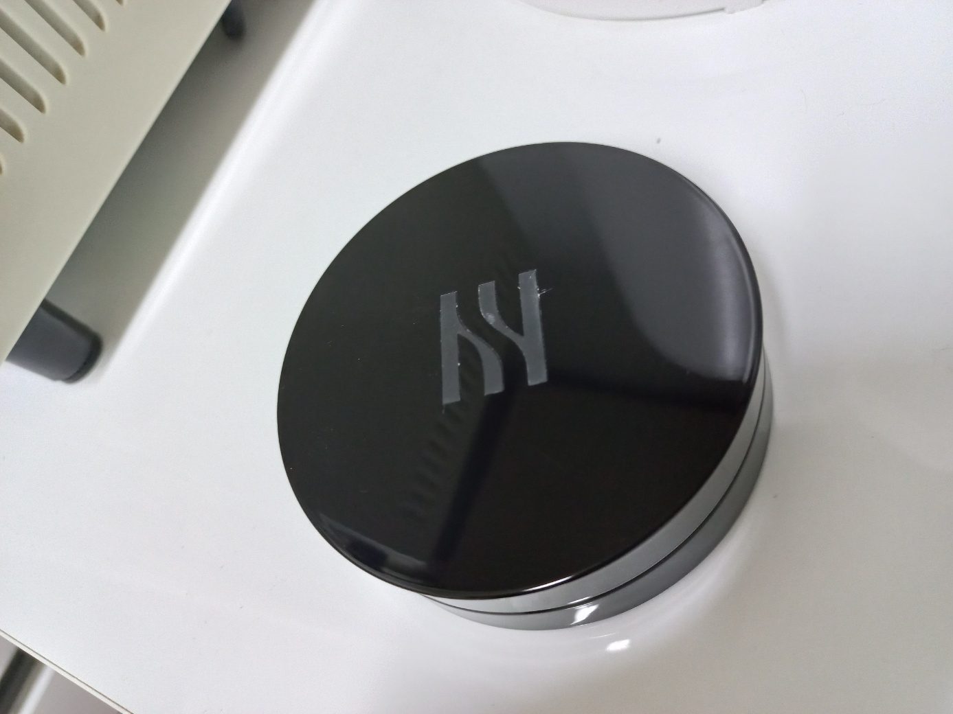 헤라 (HERA) 블랙 쿠션 파운데이션 [SPF34/PA++] [23N1 베이지] review image