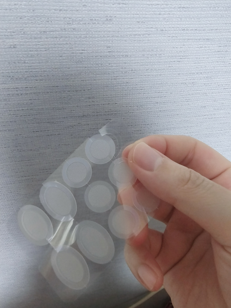 微针剂外泌体斑点贴片的真实用户使用照片