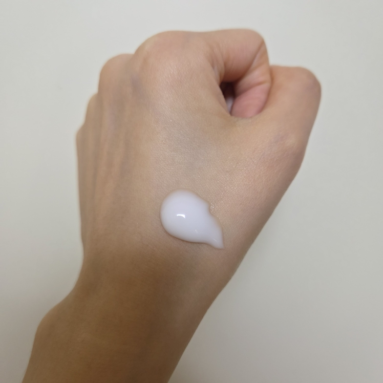 紧致毛孔肽酸™蛋白质乳液的真实用户使用照片