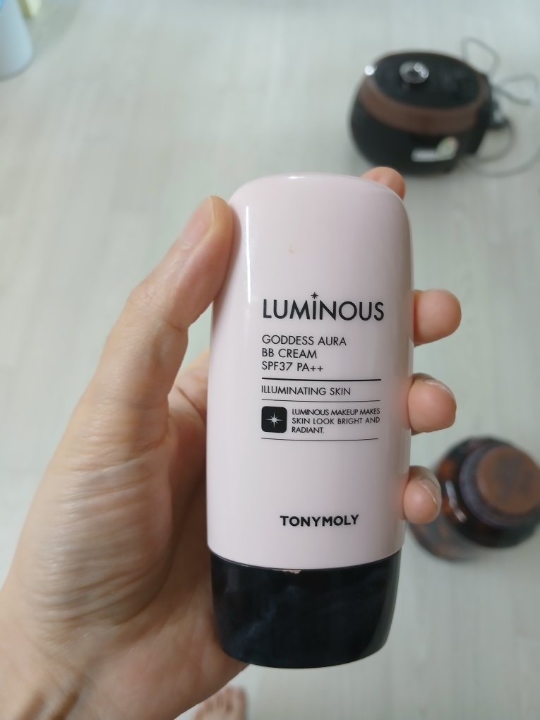 토니모리 (TONYMOLY) 루미너스 여신 광채 비비 [SPF37/PA++] [01 화사한베이지] review image