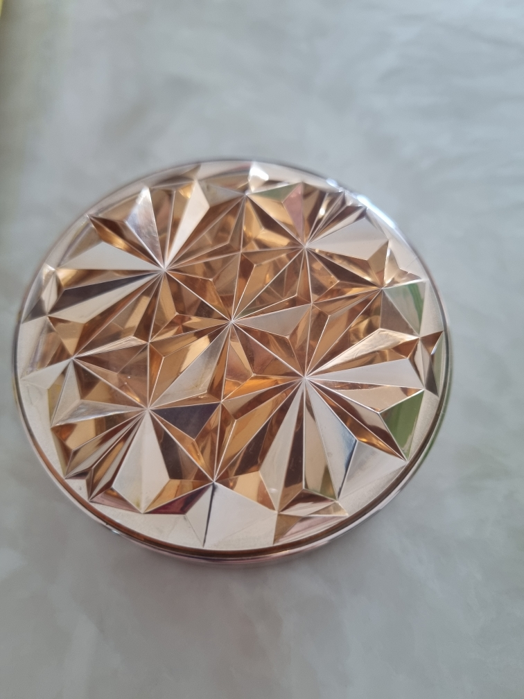 에이지투웨니스 (AGE20's) 에센스 팩트 로얄골드 [SPF50+/PA++++] [21호] review image