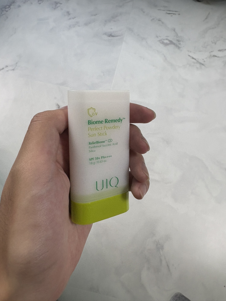 유이크 (UIQ) 바이옴 레미디 퍼펙트 보송 선스틱 [SPF50+/PA++++] review image