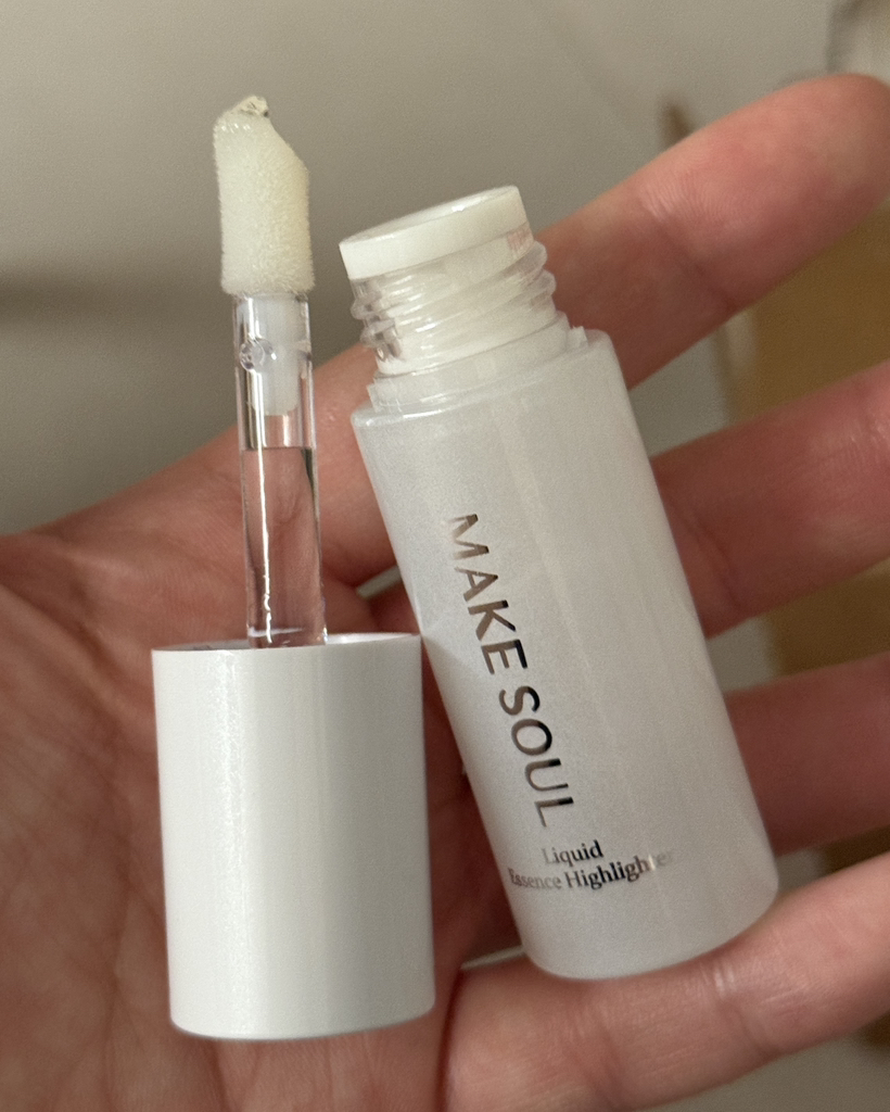 메크쏘울 (MAKESOUL) 리퀴드 에센스 하이라이터 [01 내영혼의빛] review image