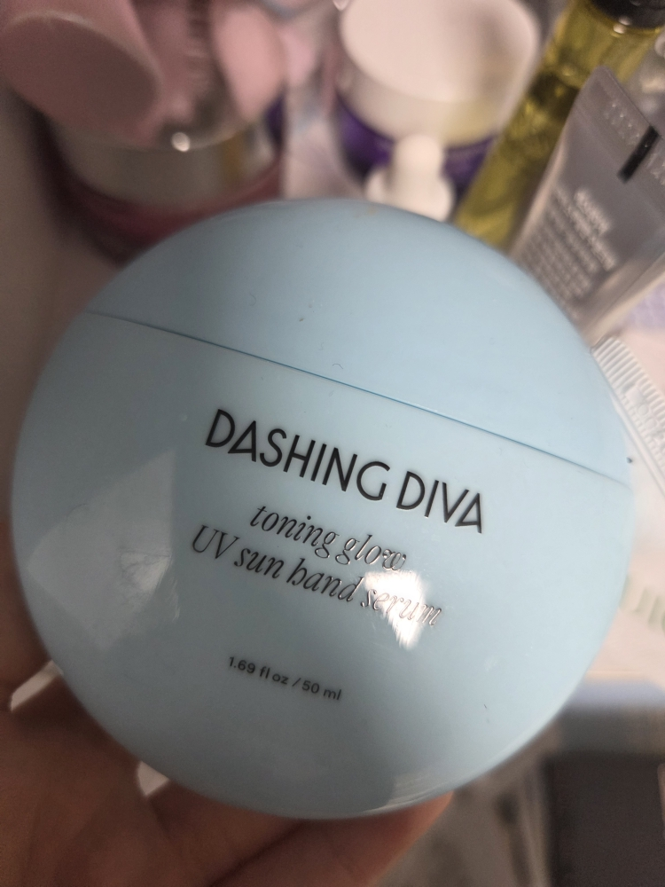 데싱디바 (DASHING DIVA) 토닝글로우 UV 선 핸드 세럼 [SPF50+/PA++++] review image