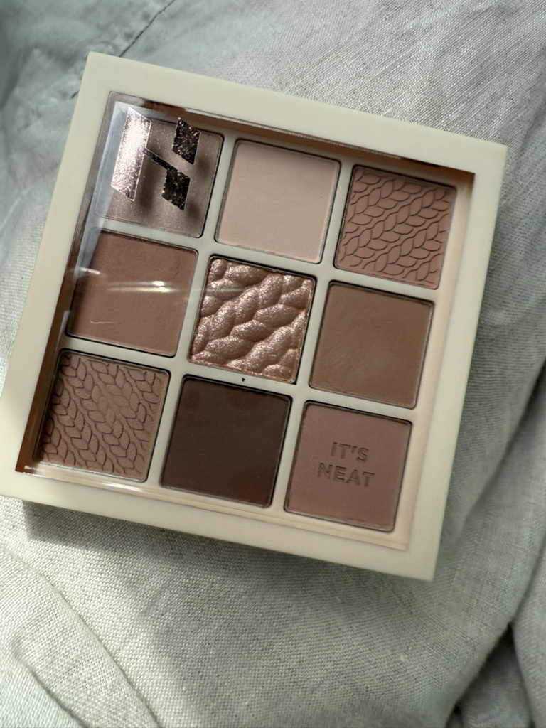 홀리카홀리카 (HOLIKAHOLIKA) 22 F/W 잇츠 니트 컬렉션 마이페이브 무드 아이 팔레트 [05 닛니트] review image