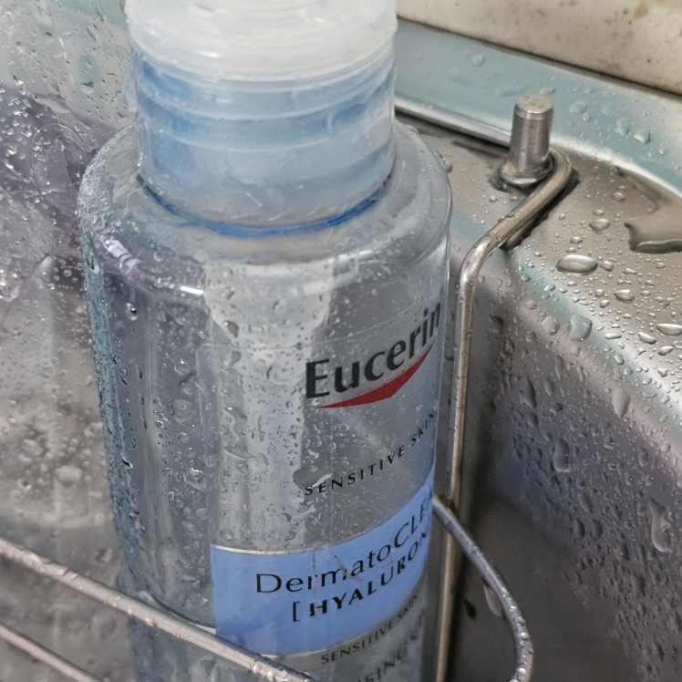 유세린 (Eucerin) 더머토 클린 리프레싱 클렌징 젤 review image